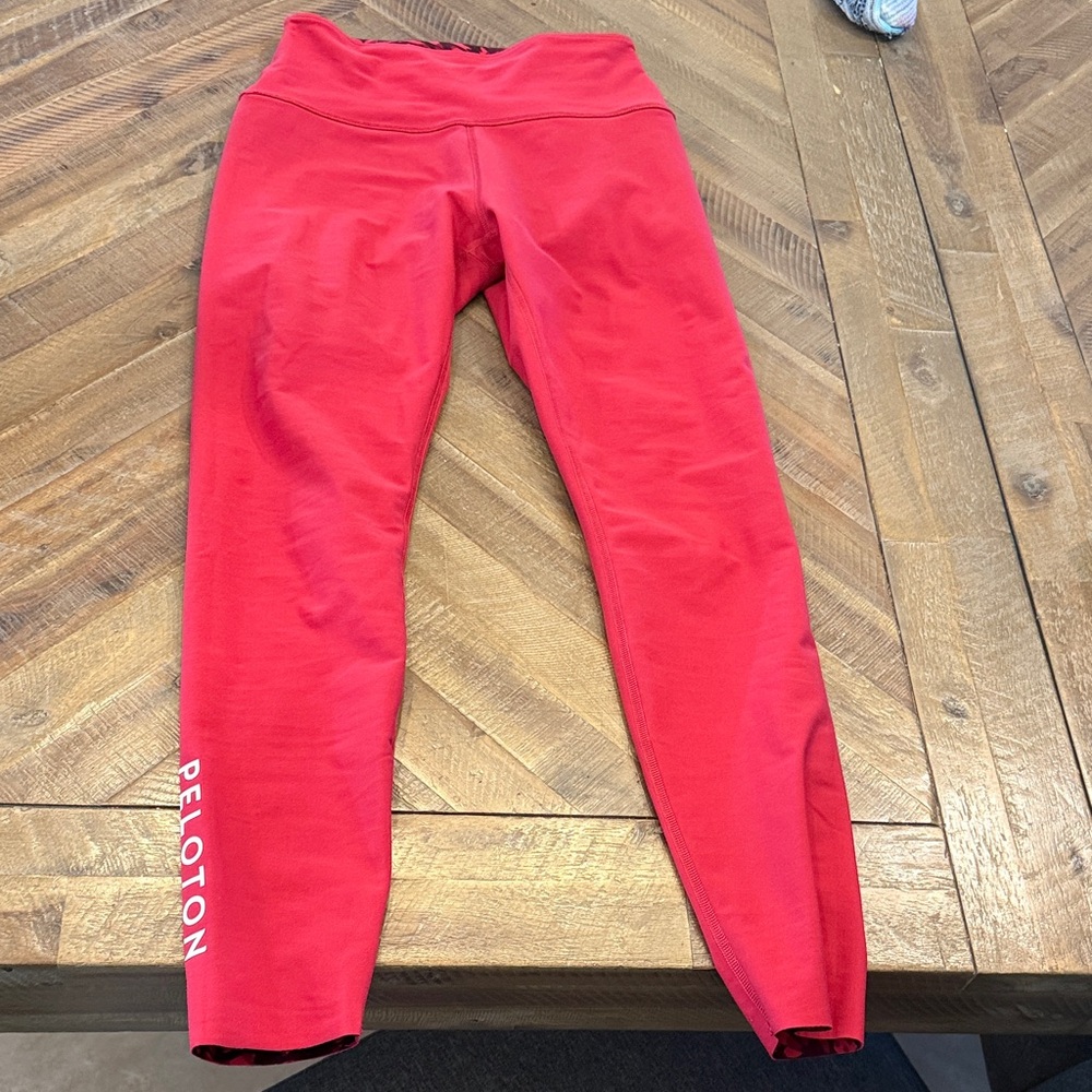 Peloton Reversible Patterned Leggings - image 4